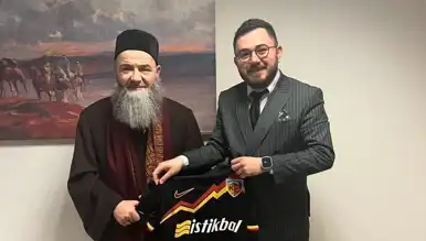 Ünlü Din Adamı Sağlık Sorunundan Sonra İyileşti
