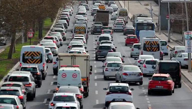 Ankara'da Trafik Kısıtlaması: Büyük Yollar Yarın Kapalı!